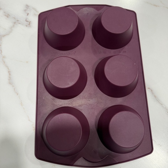 Tupperware Silicone 6 Muffin Cupcake, Biscuit Baking mold. Brand New - Picture 3 of 4